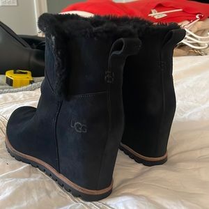 Ugg wedge slip in bootie ‘ Set line’ US 8